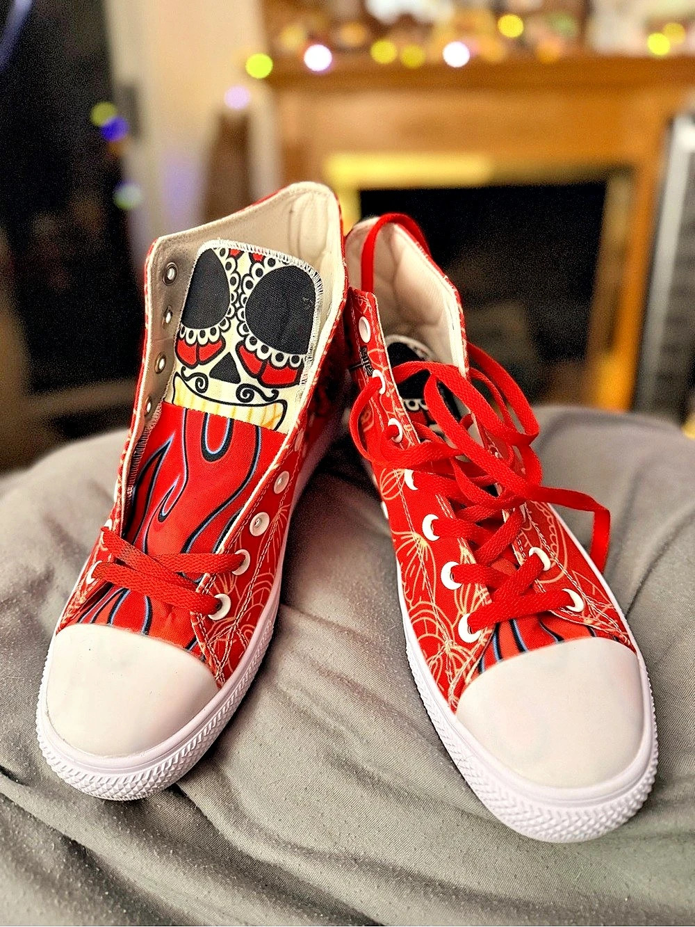 House of Hounds Paisley High Top Sneakers in Red & White US 9W